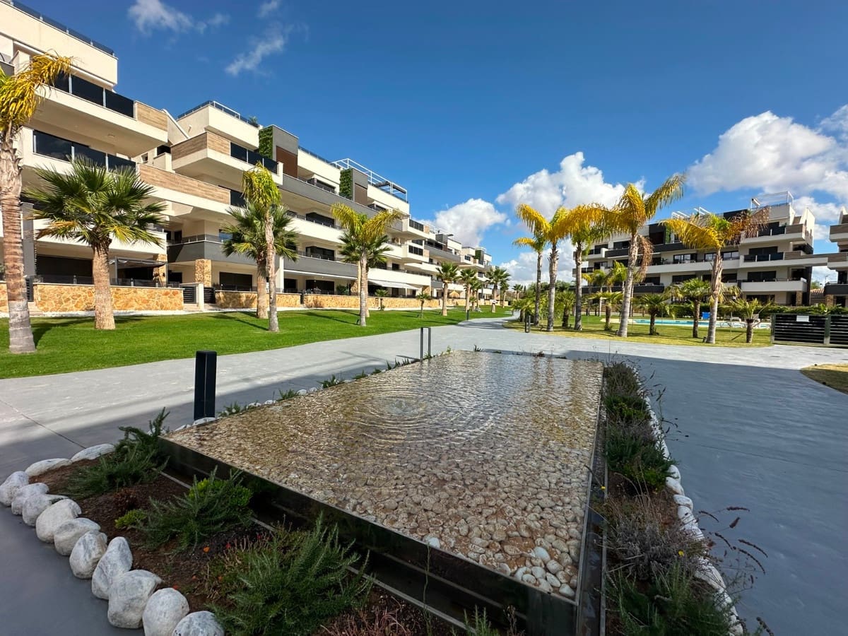 Ático de 2 habitaciones en Playa Flamenca en venta - 595.000 € (Ref: 9363764)