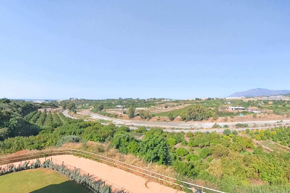 2 bedroom Penthouse for sale in Estepona - € 500,000 (Ref: 9363765)