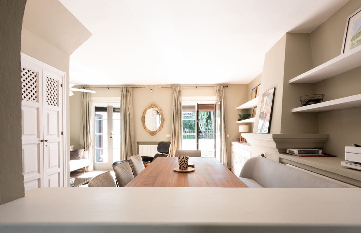 2 bedroom Townhouse for sale in Golden Mile - € 1,350,000 (Ref: 9363776)