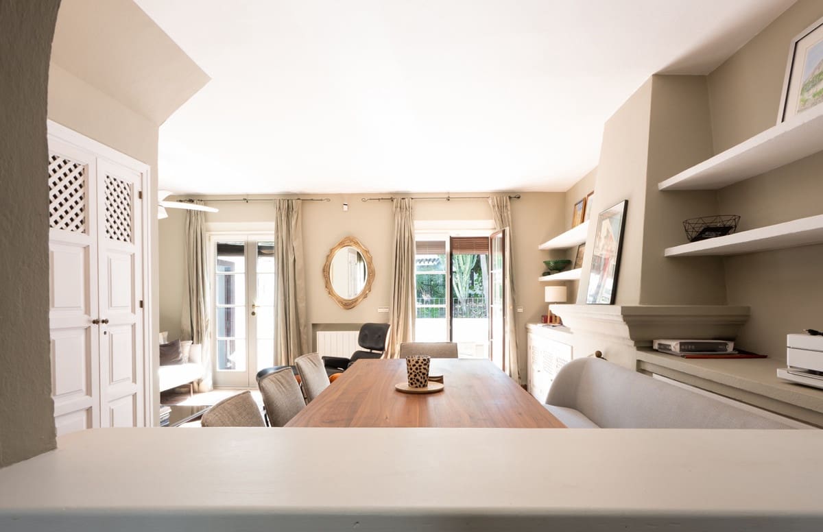 2 bedroom Townhouse for sale in Golden Mile - € 1,350,000 (Ref: 9363776)