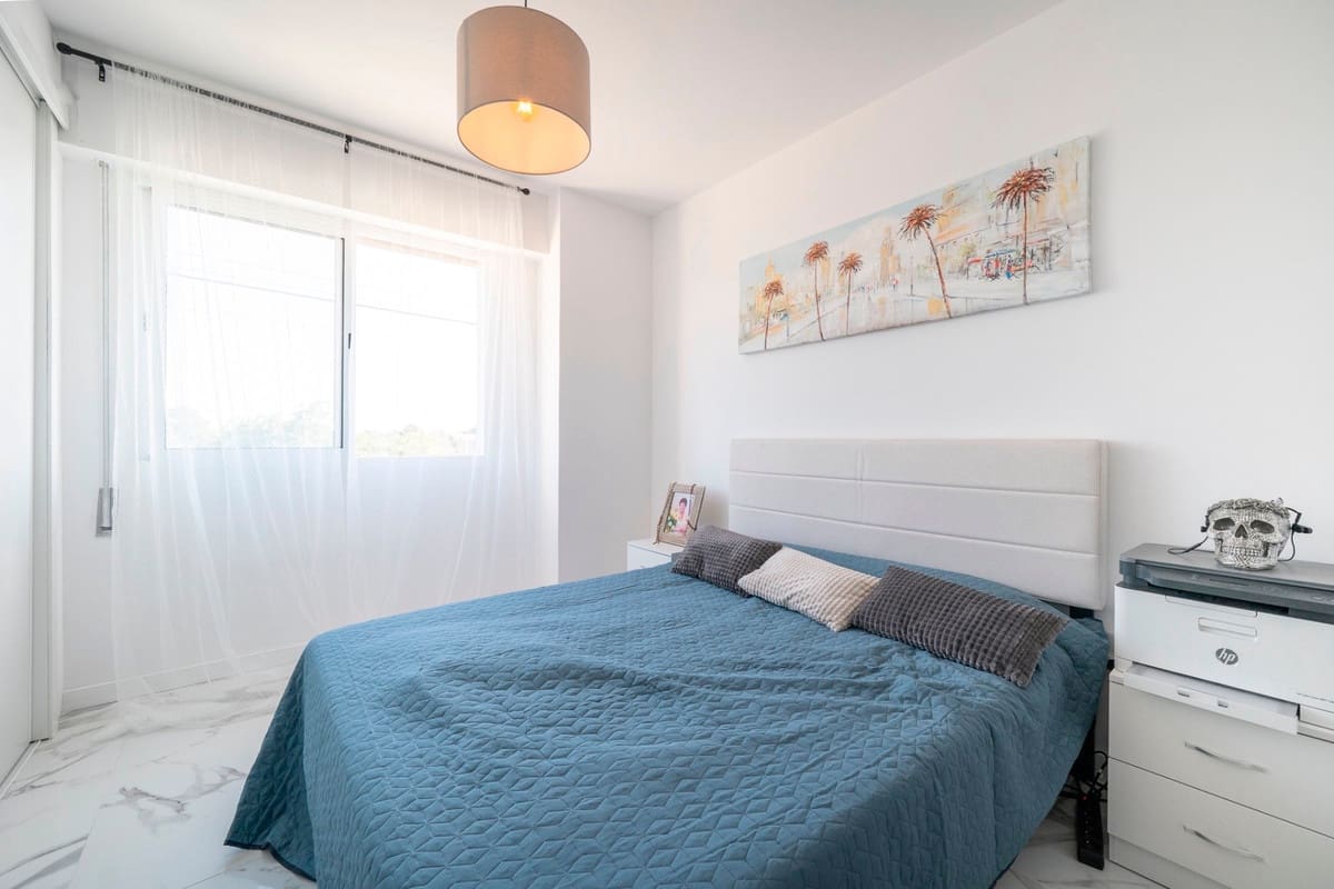 Apartamento de 2 habitaciones en Orihuela Costa en venta - 275.000 € (Ref: 9363785)