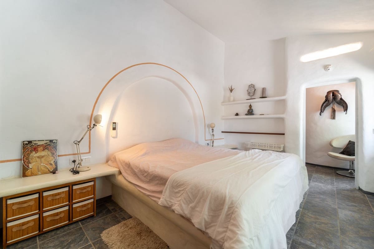 5 bedroom Finca/Country House for sale in Almayate - € 729,000 (Ref: 9363791)