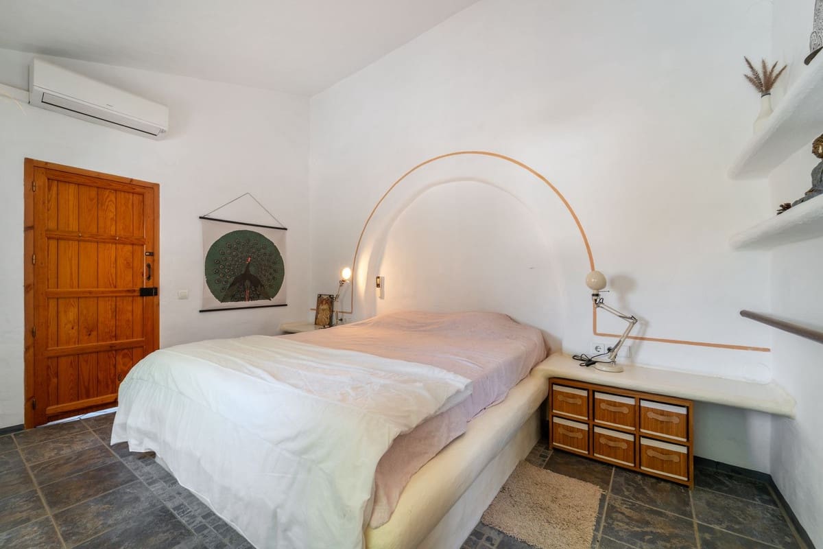 5 bedroom Finca/Country House for sale in Almayate - € 729,000 (Ref: 9363791)