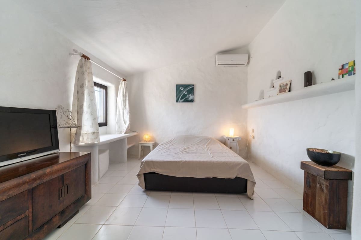 5 bedroom Finca/Country House for sale in Almayate - € 729,000 (Ref: 9363791)