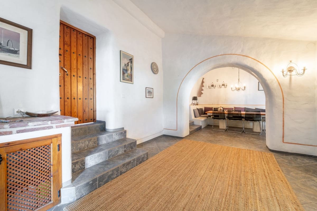 5 bedroom Finca/Country House for sale in Almayate - € 729,000 (Ref: 9363791)