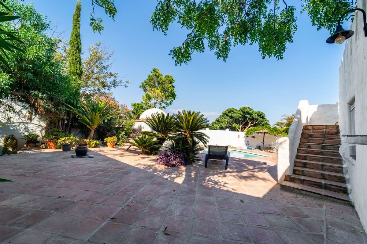 5 bedroom Finca/Country House for sale in Almayate - € 729,000 (Ref: 9363791)