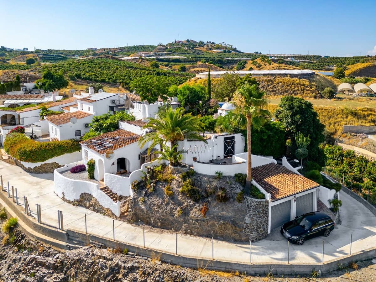 5 bedroom Finca/Country House for sale in Almayate - € 729,000 (Ref: 9363791)