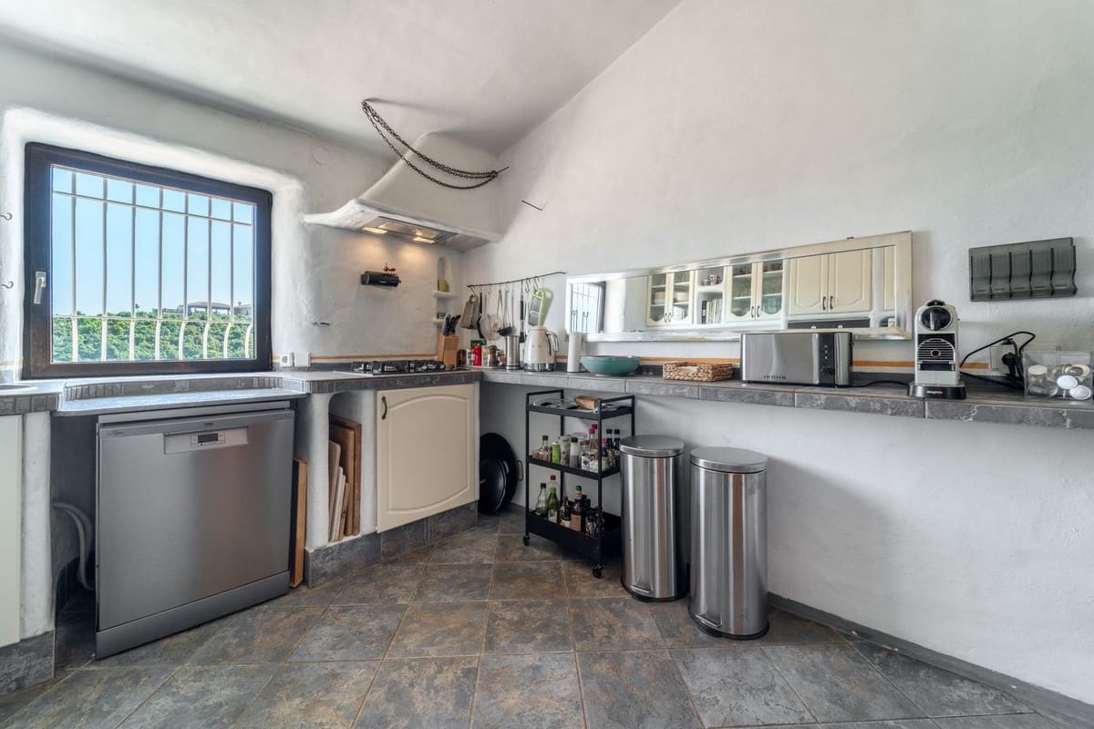 5 bedroom Finca/Country House for sale in Almayate - € 729,000 (Ref: 9363791)