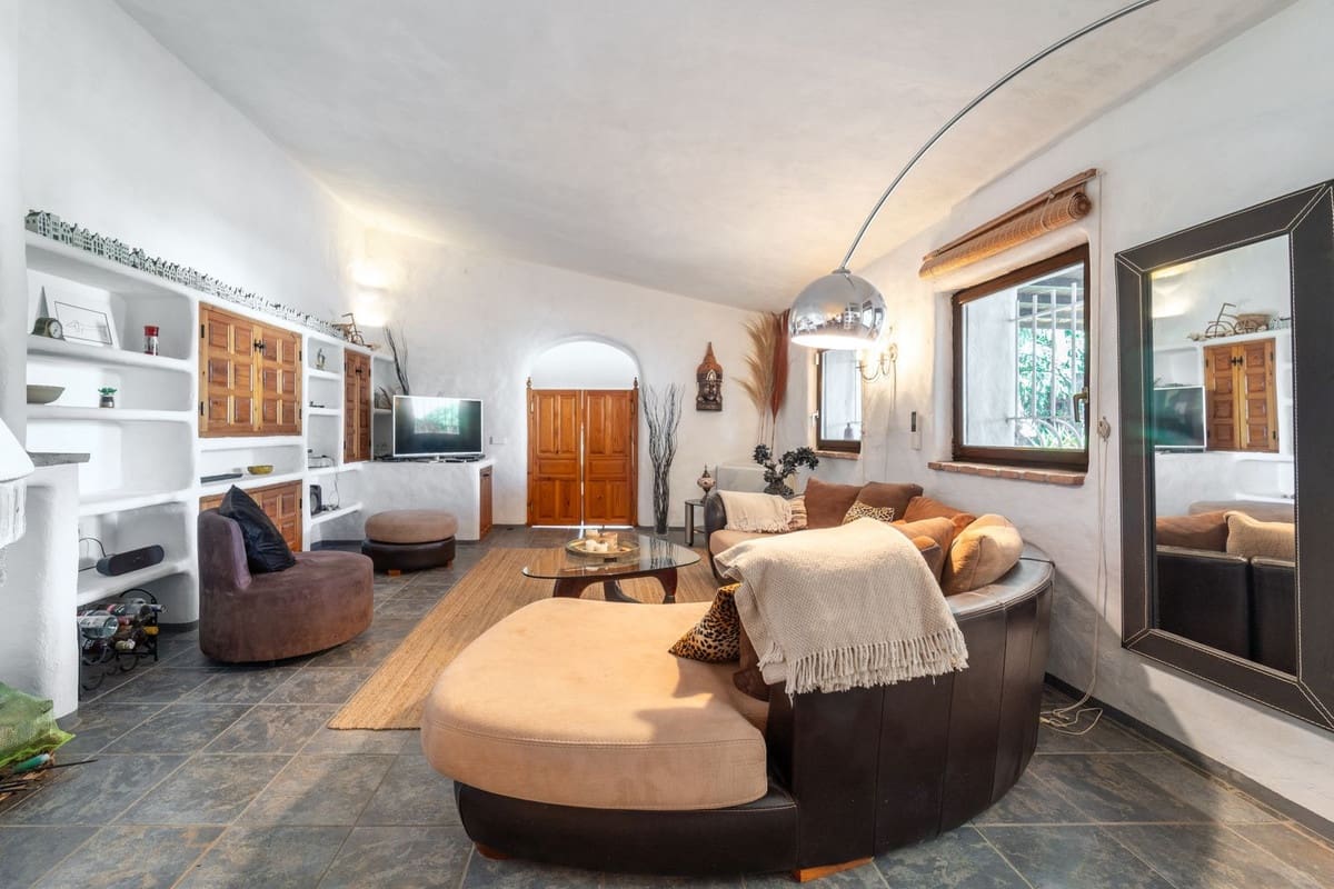 5 bedroom Finca/Country House for sale in Almayate - € 729,000 (Ref: 9363791)