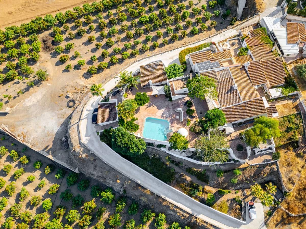 5 bedroom Finca/Country House for sale in Almayate - € 729,000 (Ref: 9363791)