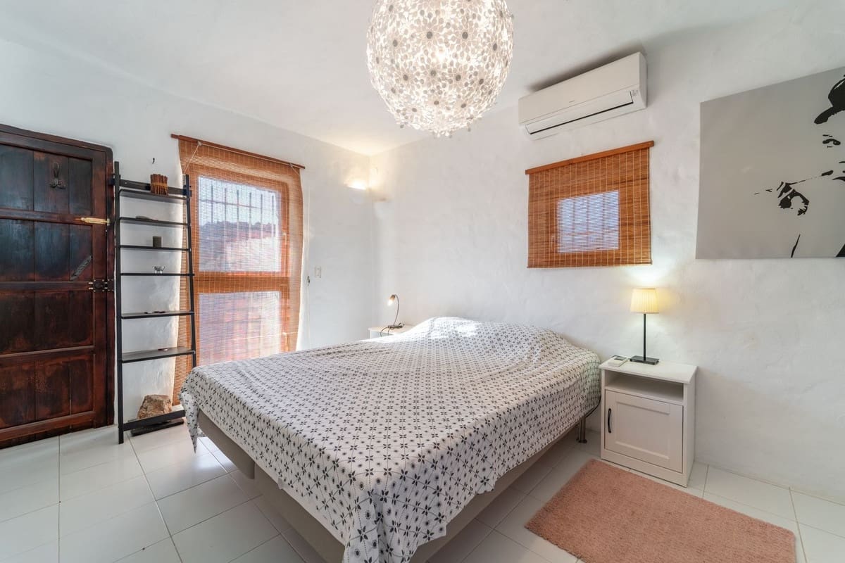 5 bedroom Finca/Country House for sale in Almayate - € 729,000 (Ref: 9363791)