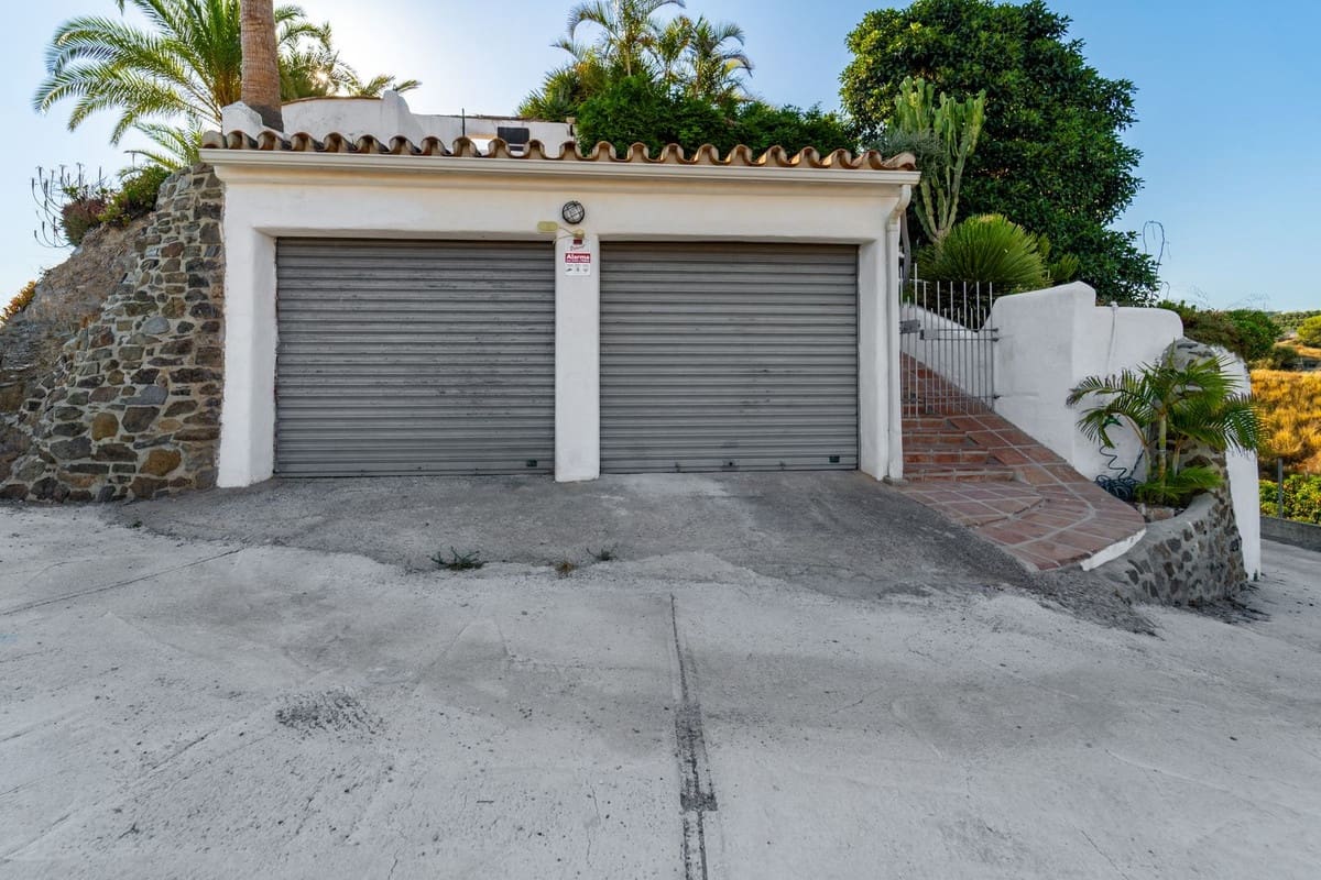 5 bedroom Finca/Country House for sale in Almayate - € 729,000 (Ref: 9363791)