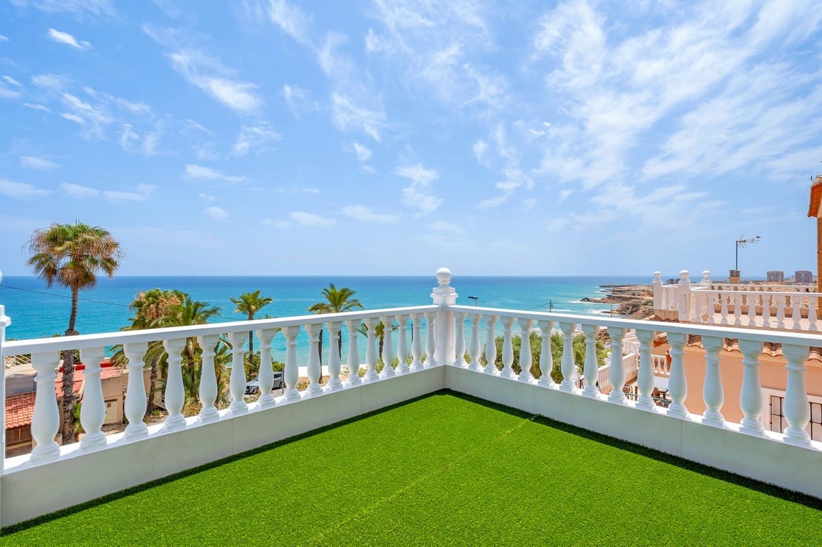 4 bedroom Villa for sale in Torrevieja - € 960,000 (Ref: 9363798)