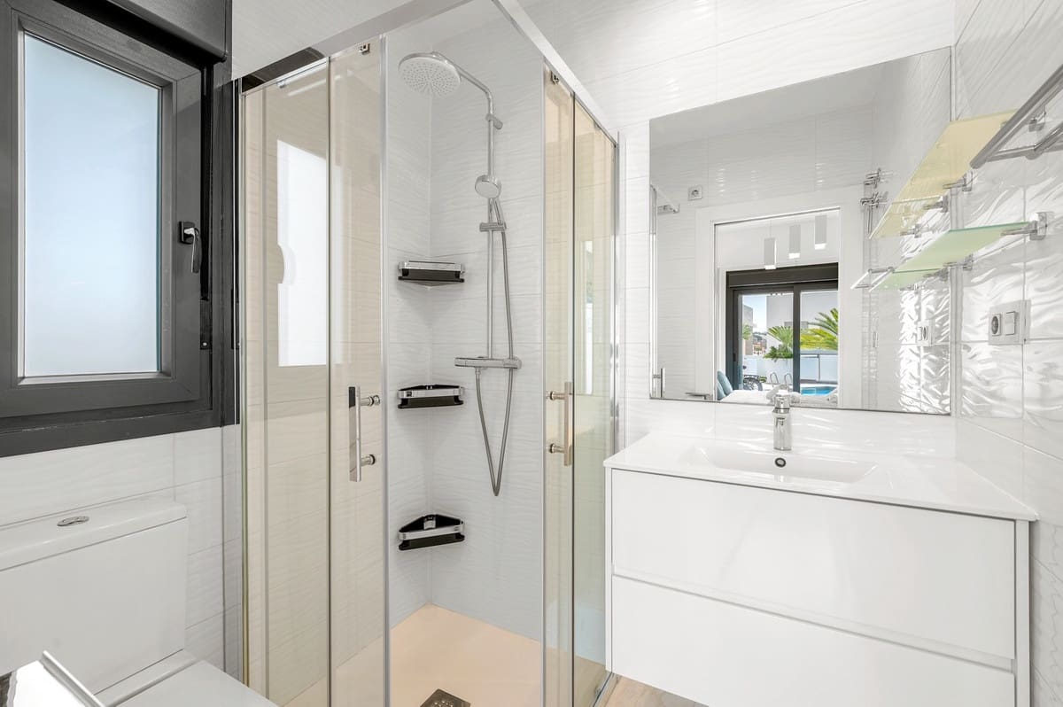 3 sypialnia Willa na sprzedaż w Villamartin - 759 000 € (Ref: 9363801)