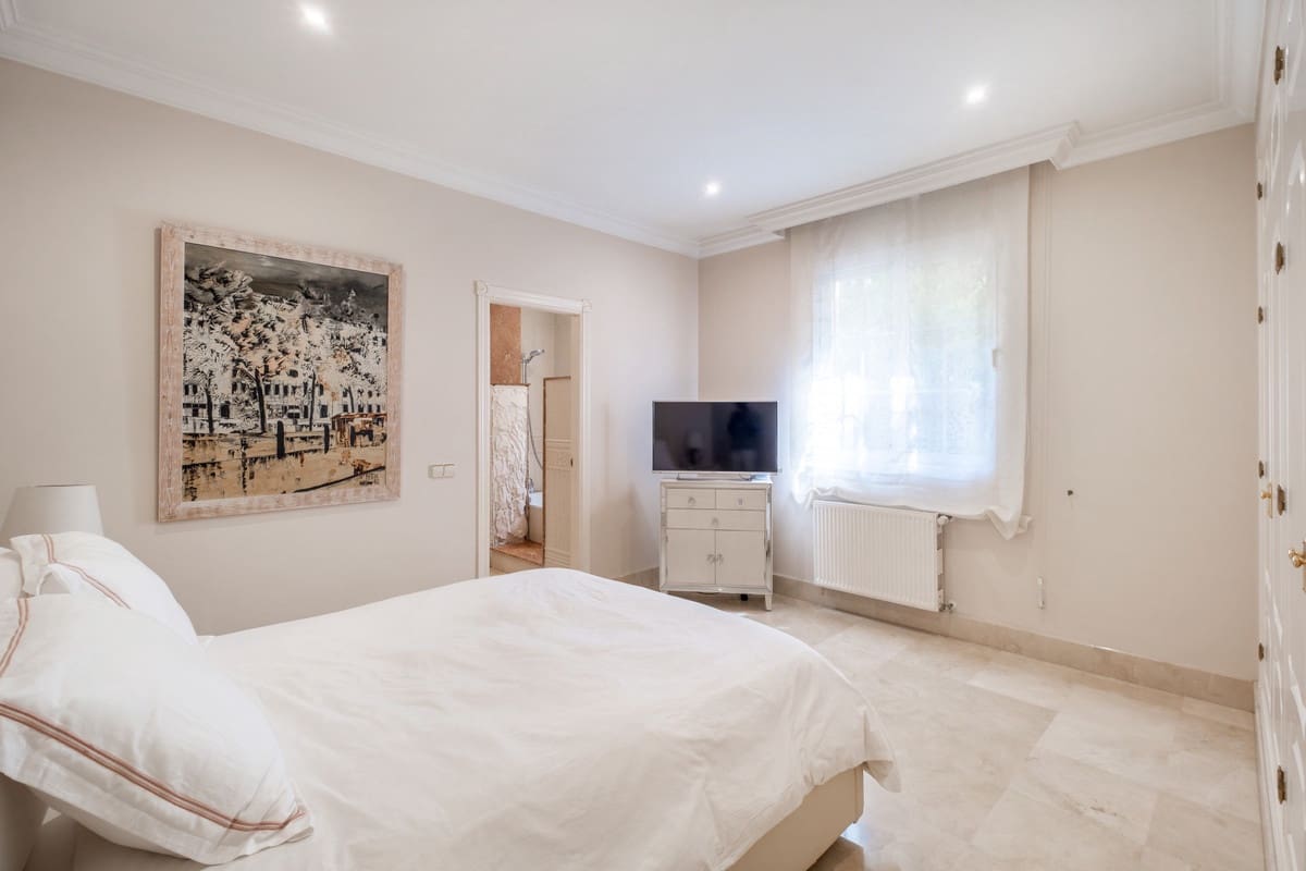 5 soverom Villa til salgs i Benahavis - € 2 300 000 (Ref: 9363819)