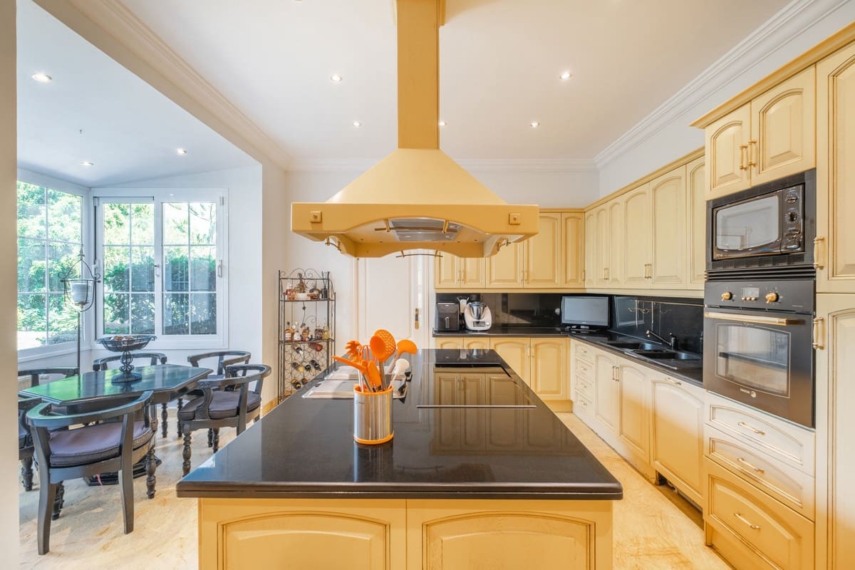 5 soverom Villa til salgs i Benahavis - € 2 300 000 (Ref: 9363819)