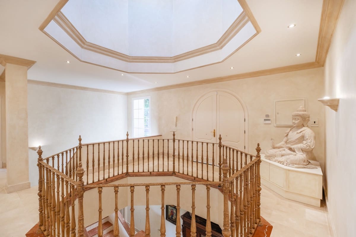 5 soverom Villa til salgs i Benahavis - € 2 300 000 (Ref: 9363819)