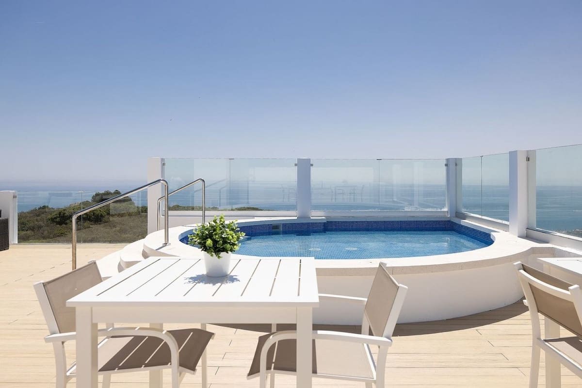 2 quarto Apartamento para venda em La Duquesa / Puerto de la Duquesa - 245 000 € (Ref: 9363821)