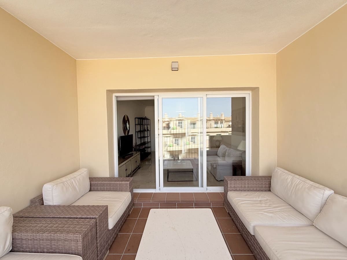 2 quarto Apartamento para venda em La Duquesa / Puerto de la Duquesa - 245 000 € (Ref: 9363821)