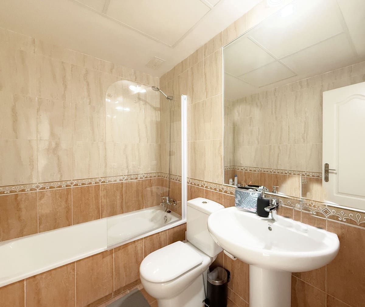 2 quarto Apartamento para venda em La Duquesa / Puerto de la Duquesa - 245 000 € (Ref: 9363821)