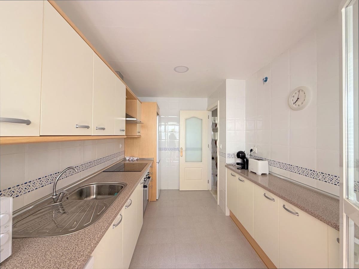 2 quarto Apartamento para venda em La Duquesa / Puerto de la Duquesa - 245 000 € (Ref: 9363821)