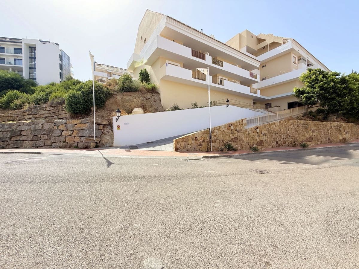 2 quarto Apartamento para venda em La Duquesa / Puerto de la Duquesa - 245 000 € (Ref: 9363821)
