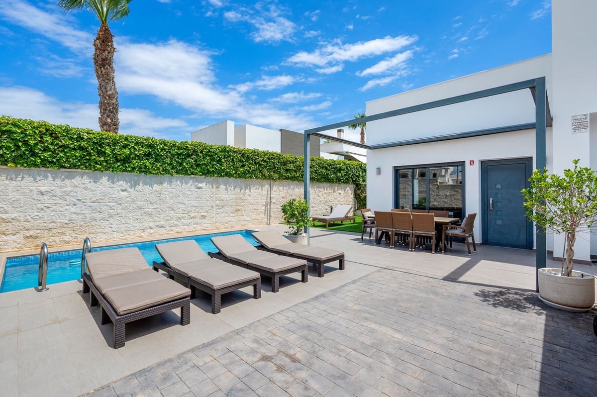 3 bedroom Villa for sale in Rojales - € 480,000 (Ref: 9363822)