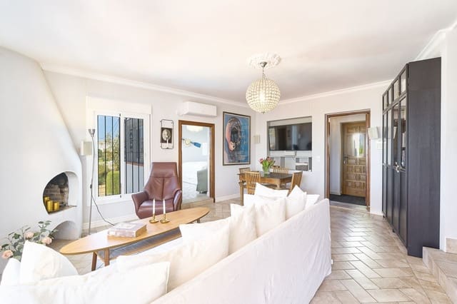 6 bedroom Villa for sale in Castillo Sohail, Fuengirola - € 1,390,000 (Ref: 9363828)