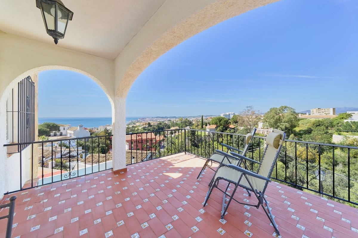 6 bedroom Villa for sale in Fuengirola - € 1,390,000 (Ref: 9363828)