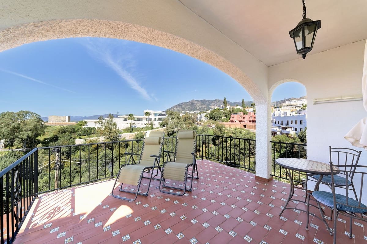 6 bedroom Villa for sale in Fuengirola - € 1,390,000 (Ref: 9363828)