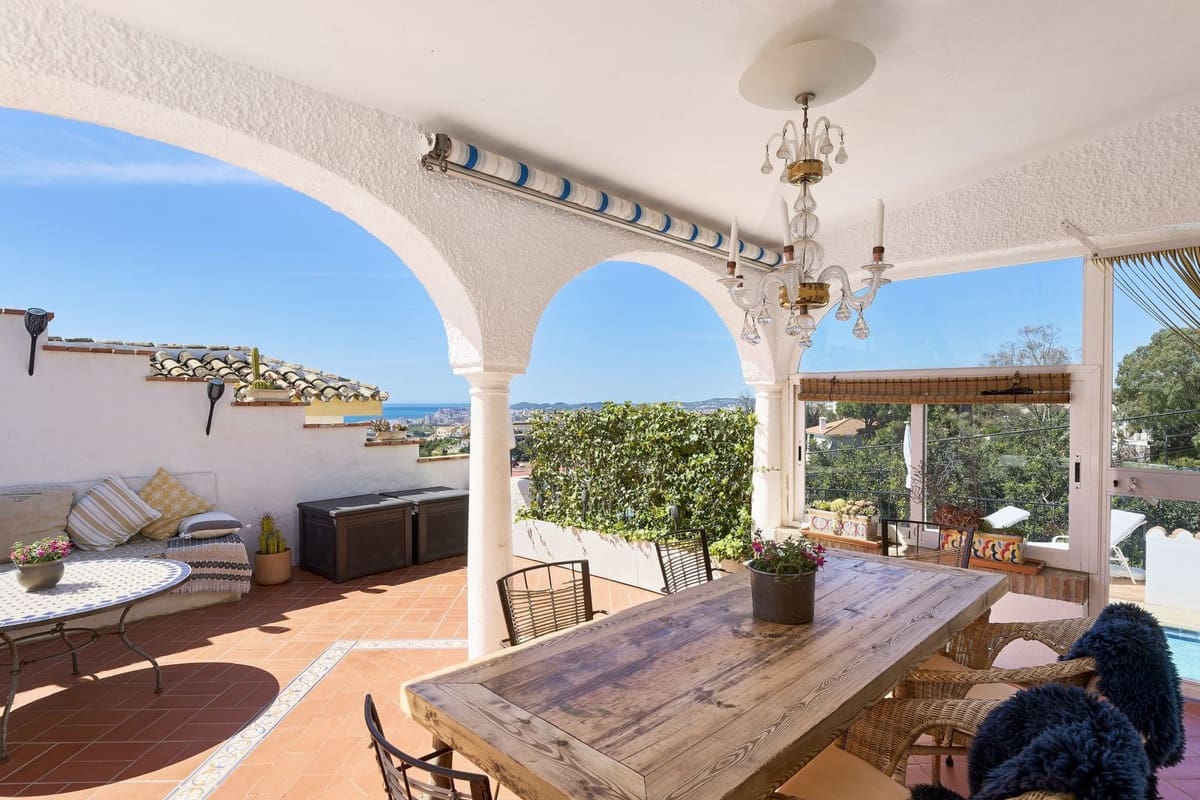 6 bedroom Villa for sale in Fuengirola - € 1,390,000 (Ref: 9363828)