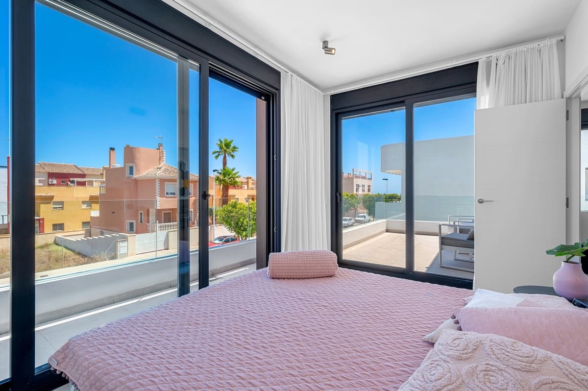 4 quarto Moradia para venda em Guardamar del Segura - 1 390 000 € (Ref: 9363831)