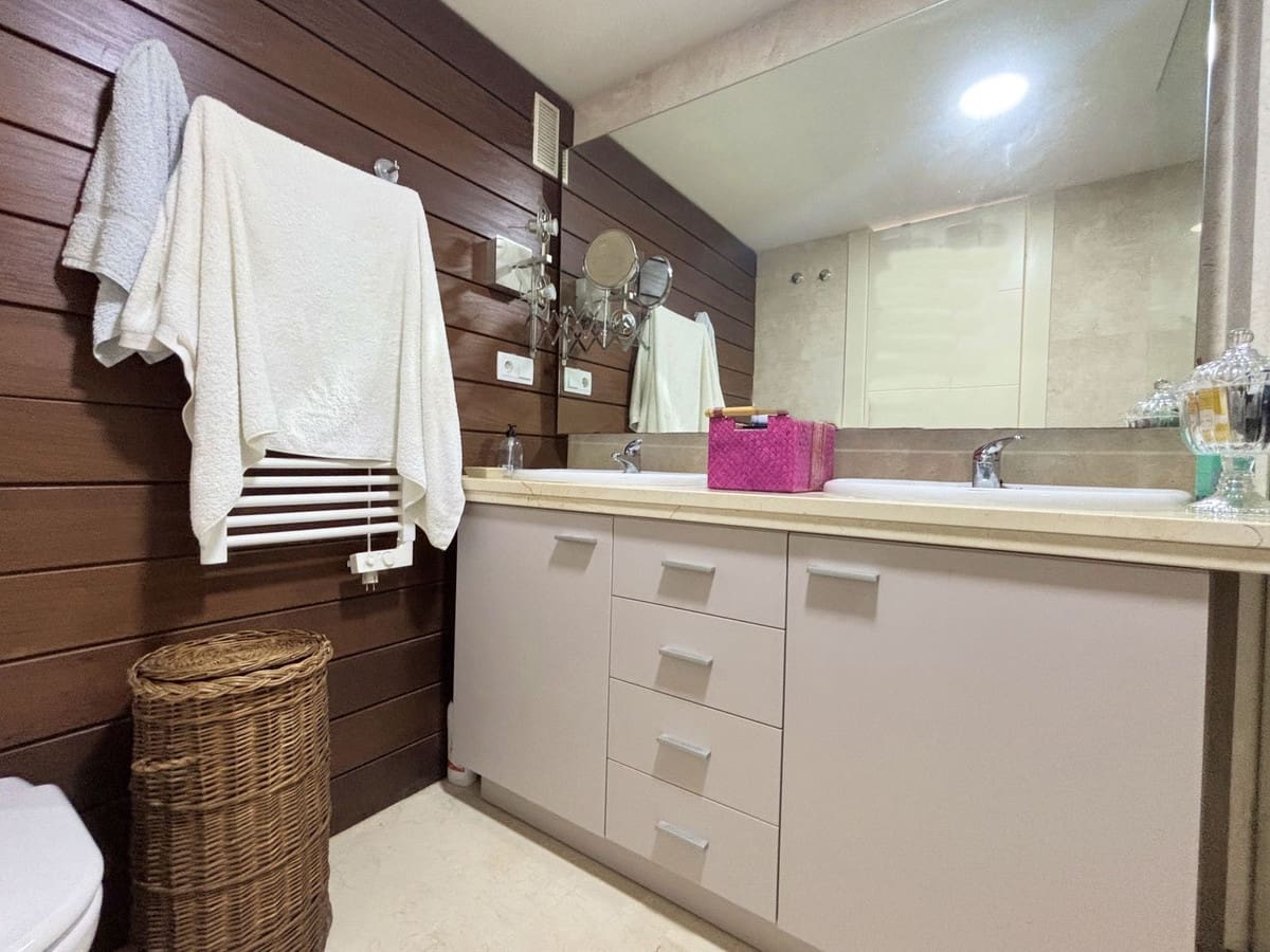 3 sovrum Takvåning till salu i La Duquesa / Puerto de la Duquesa - 499 000 € (Ref: 9363838)