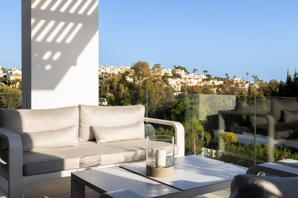 2 bedroom Apartment for sale in La Quinta - € 850,000 (Ref: 9363842)