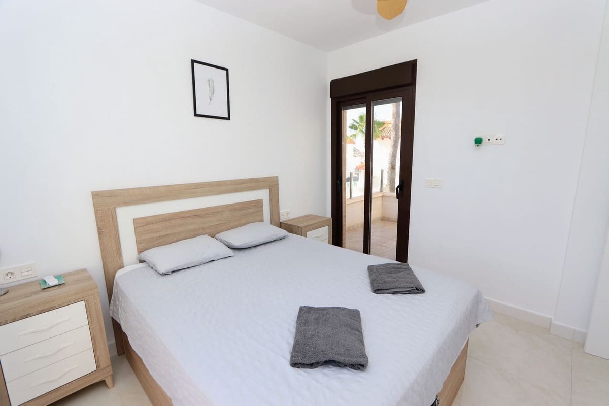 3 quarto Moradia para venda em Villamartin - 269 995 € (Ref: 9363843)