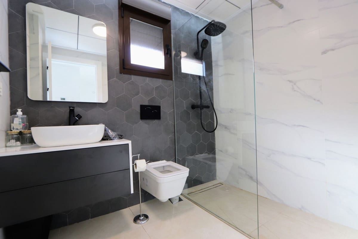 3 quarto Moradia para venda em Villamartin - 269 995 € (Ref: 9363843)