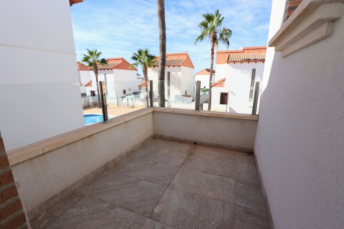 3 quarto Moradia para venda em Villamartin - 269 995 € (Ref: 9363843)