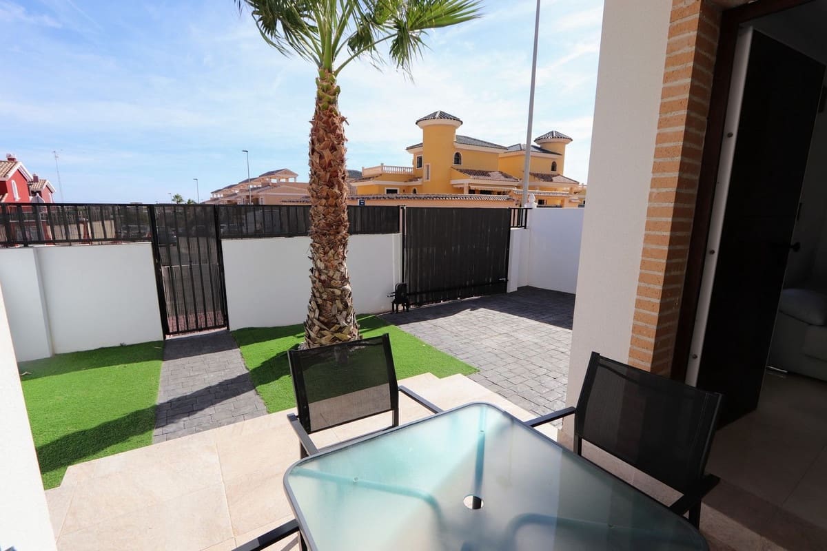 3 quarto Moradia para venda em Villamartin - 269 995 € (Ref: 9363843)