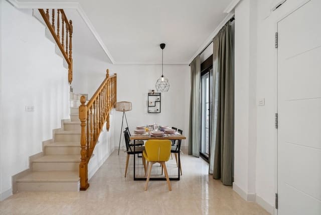 Casa de 3 habitaciones en San Miguel de Salinas en venta - 229.000 € (Ref: 9363845)