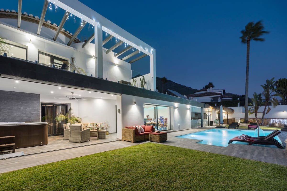 4 makuuhuone Huvila myytävänä paikassa Mijas - 2 390 000 € (Ref: 9363849)