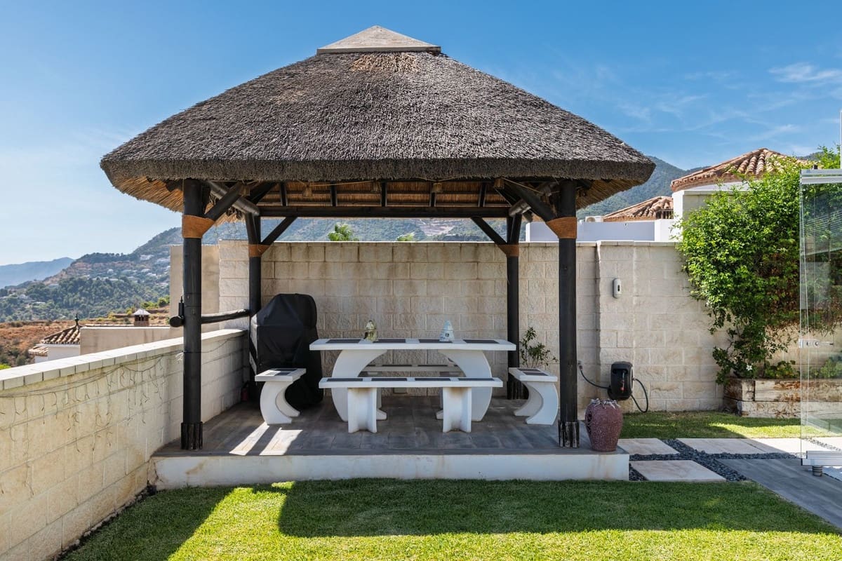 4 makuuhuone Huvila myytävänä paikassa Mijas - 2 390 000 € (Ref: 9363849)