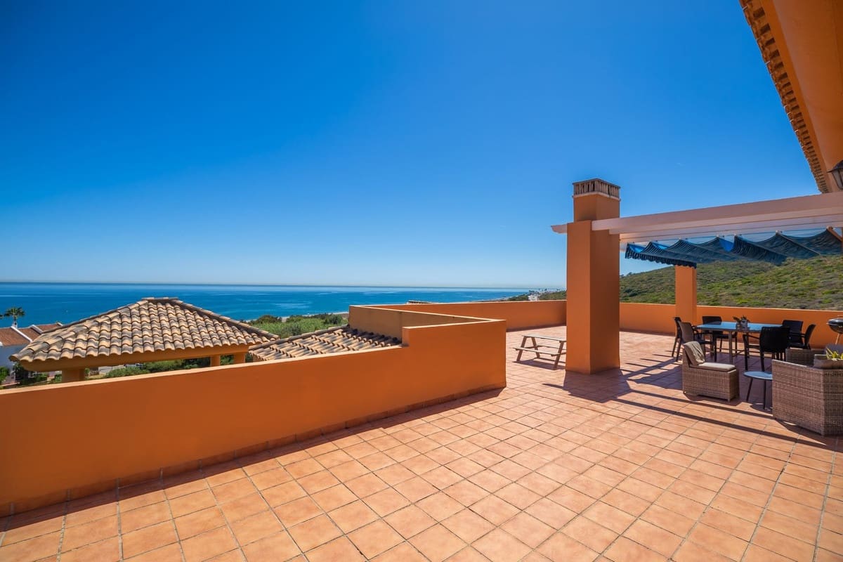 2 sypialnia Penthouse na sprzedaż w La Duquesa / Puerto de la Duquesa - 380 000 € (Ref: 9363853)