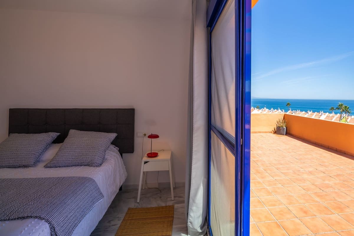 2 sypialnia Penthouse na sprzedaż w La Duquesa / Puerto de la Duquesa - 380 000 € (Ref: 9363853)