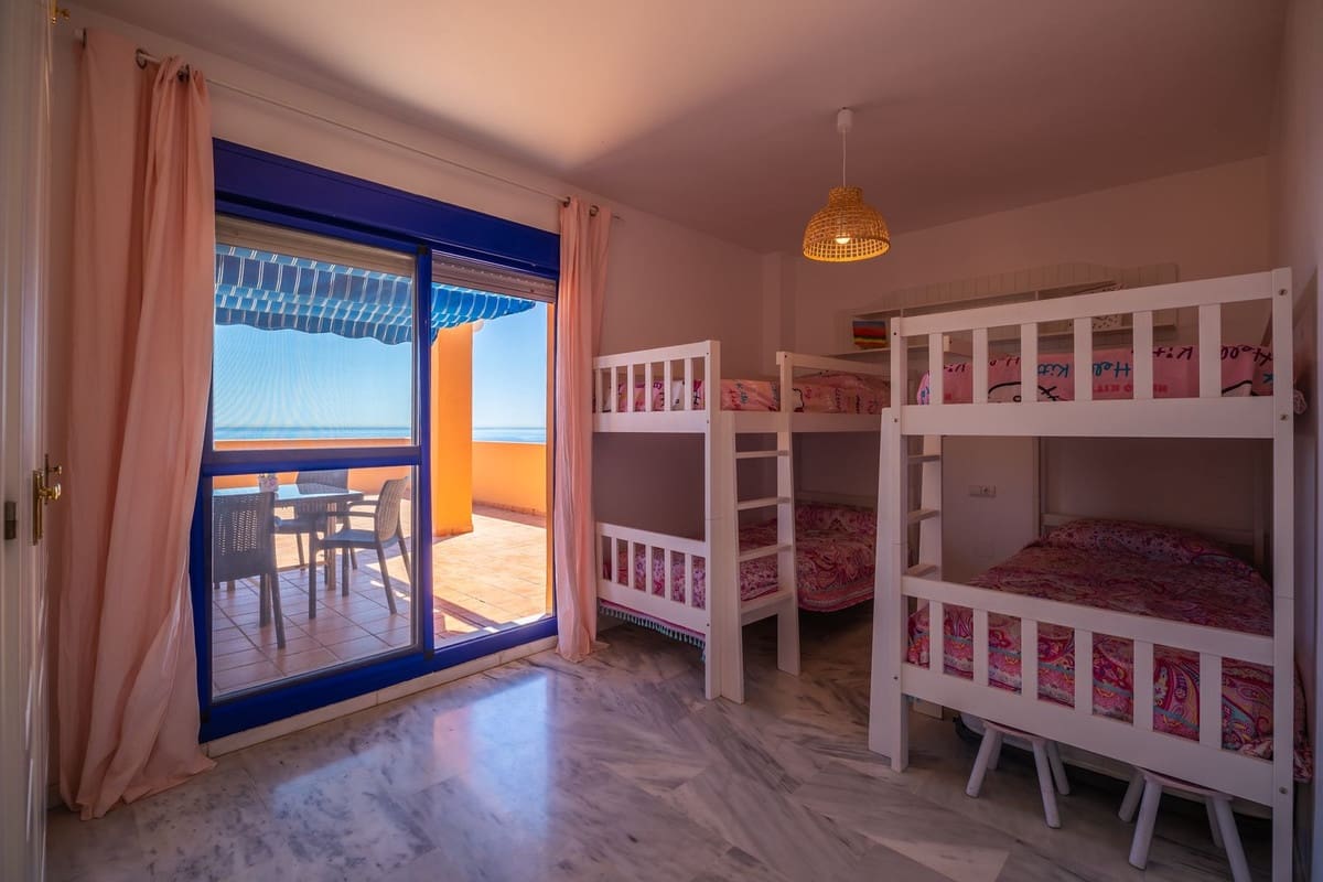 2 sypialnia Penthouse na sprzedaż w La Duquesa / Puerto de la Duquesa - 380 000 € (Ref: 9363853)