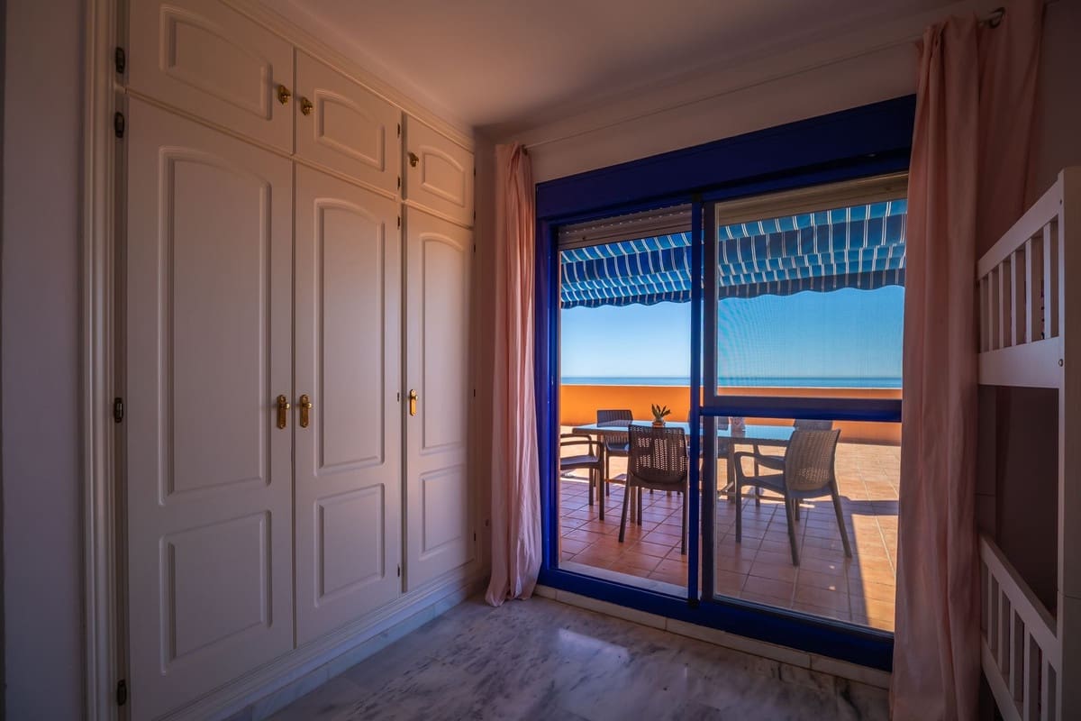 2 sypialnia Penthouse na sprzedaż w La Duquesa / Puerto de la Duquesa - 380 000 € (Ref: 9363853)