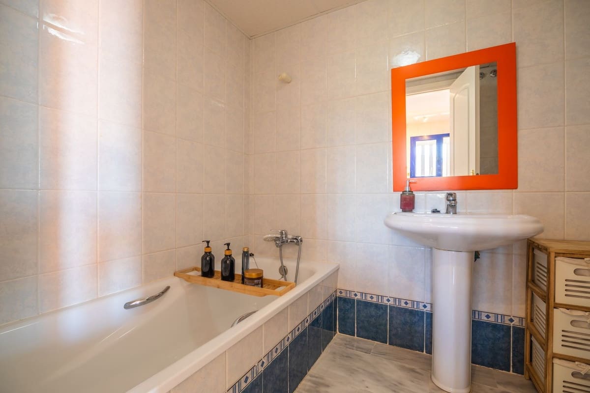 2 sypialnia Penthouse na sprzedaż w La Duquesa / Puerto de la Duquesa - 380 000 € (Ref: 9363853)