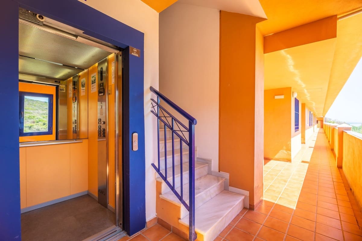 2 sypialnia Penthouse na sprzedaż w La Duquesa / Puerto de la Duquesa - 380 000 € (Ref: 9363853)