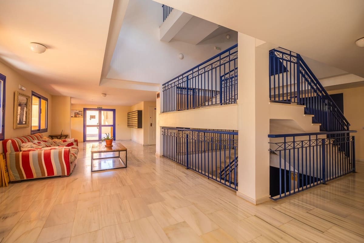 2 sypialnia Penthouse na sprzedaż w La Duquesa / Puerto de la Duquesa - 380 000 € (Ref: 9363853)