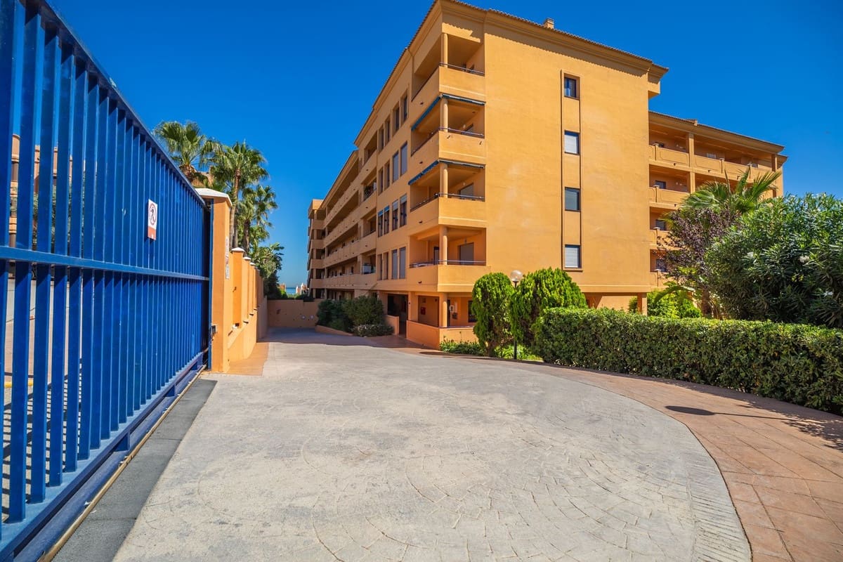 2 sypialnia Penthouse na sprzedaż w La Duquesa / Puerto de la Duquesa - 380 000 € (Ref: 9363853)