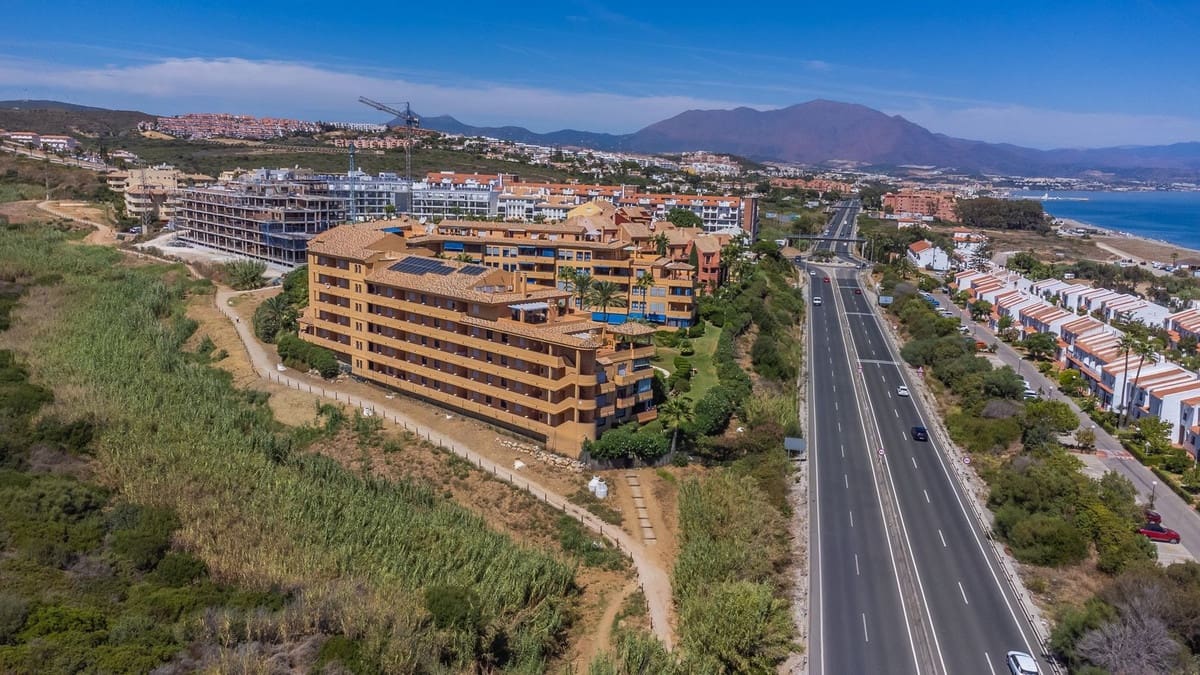 2 sypialnia Penthouse na sprzedaż w La Duquesa / Puerto de la Duquesa - 380 000 € (Ref: 9363853)